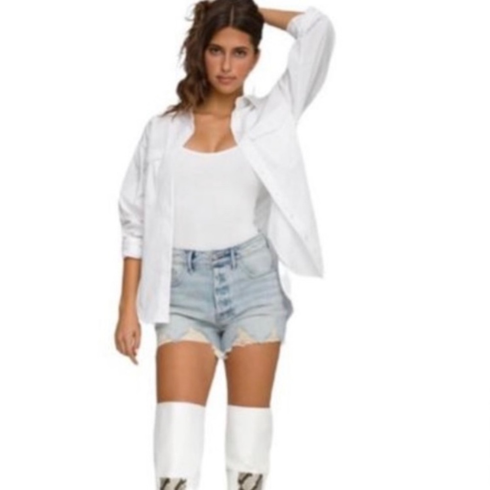 Good American | Bombshell Distressed High Rise Shorts